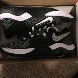 Nike Renew Elevate, Black And White, Size 10.5