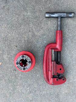Ridgid pipe threader and four-wheel cutter