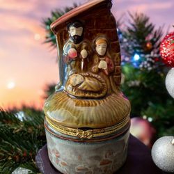 Christmas Nativity Porcelain Hinged Trinket Box Greenbrier International Inc.