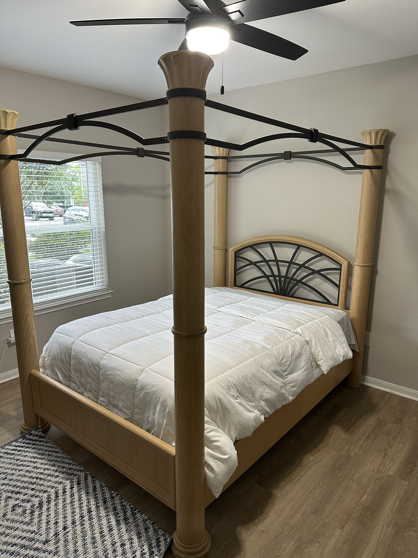 Thomasville queen Bed & Marble Top End Table