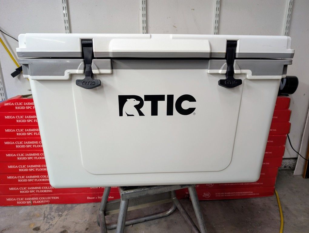 RTIC COOLER