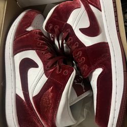 Men’s Jordan/Nikes 