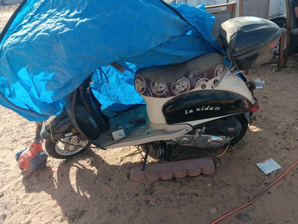 Bike 50cc Scooter . La Veda Loca