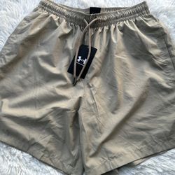 New Under Armour Men's Tan Shorts size medium