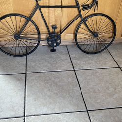 metal wall bike   43”x 22”