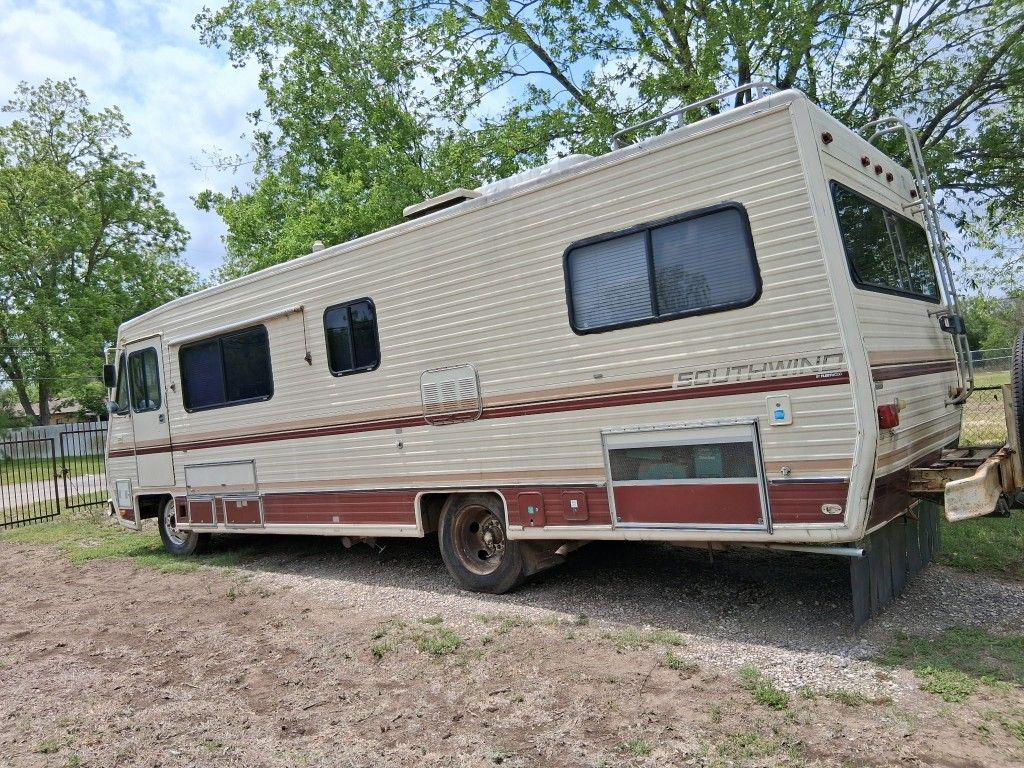 1981 Fleetwood southwind Fleetwood southwind