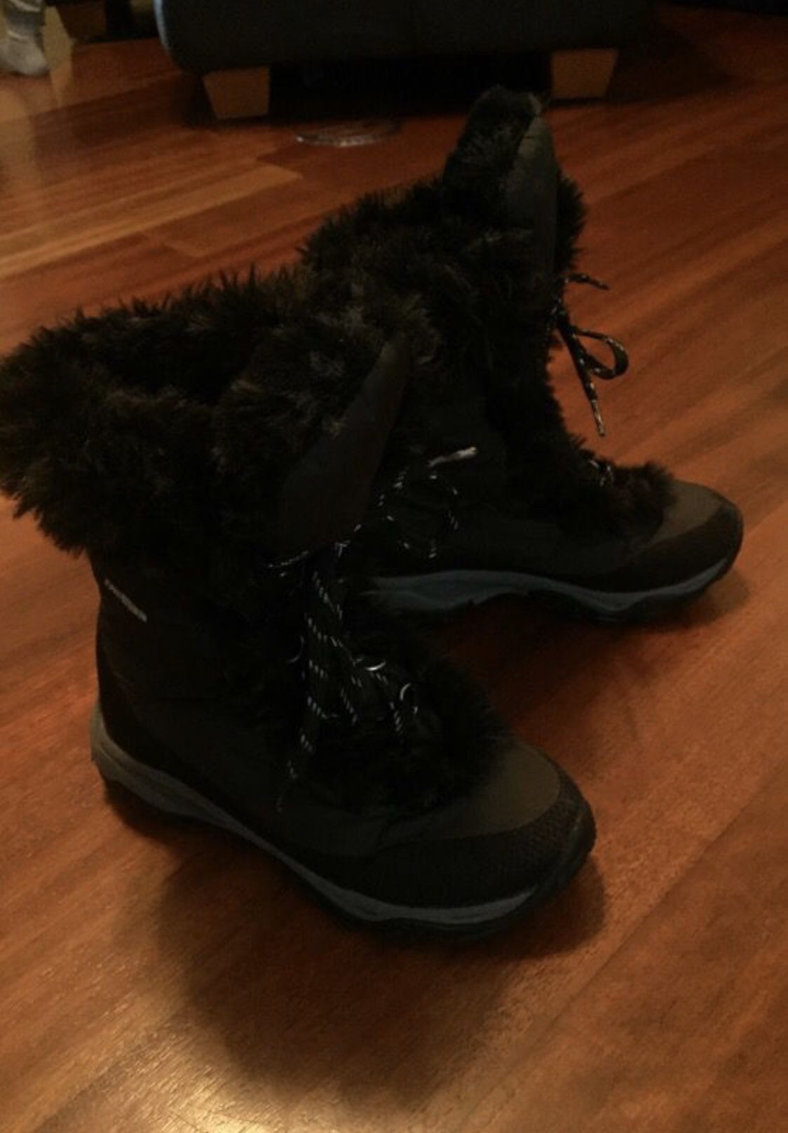 Girls The North Face snow boots size 1