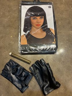 Blunt Bob Wig Costume Set with Gloves