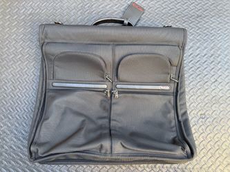Tumi Black Garment Bag Luggage Travel Suitcase in nice condition $80 firm