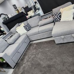 ✨️ Sectional Sleeper ✨️ Furniture Queen Bedrooms, Dining Avail 