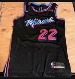 Men’s Miami Heat jersey size large