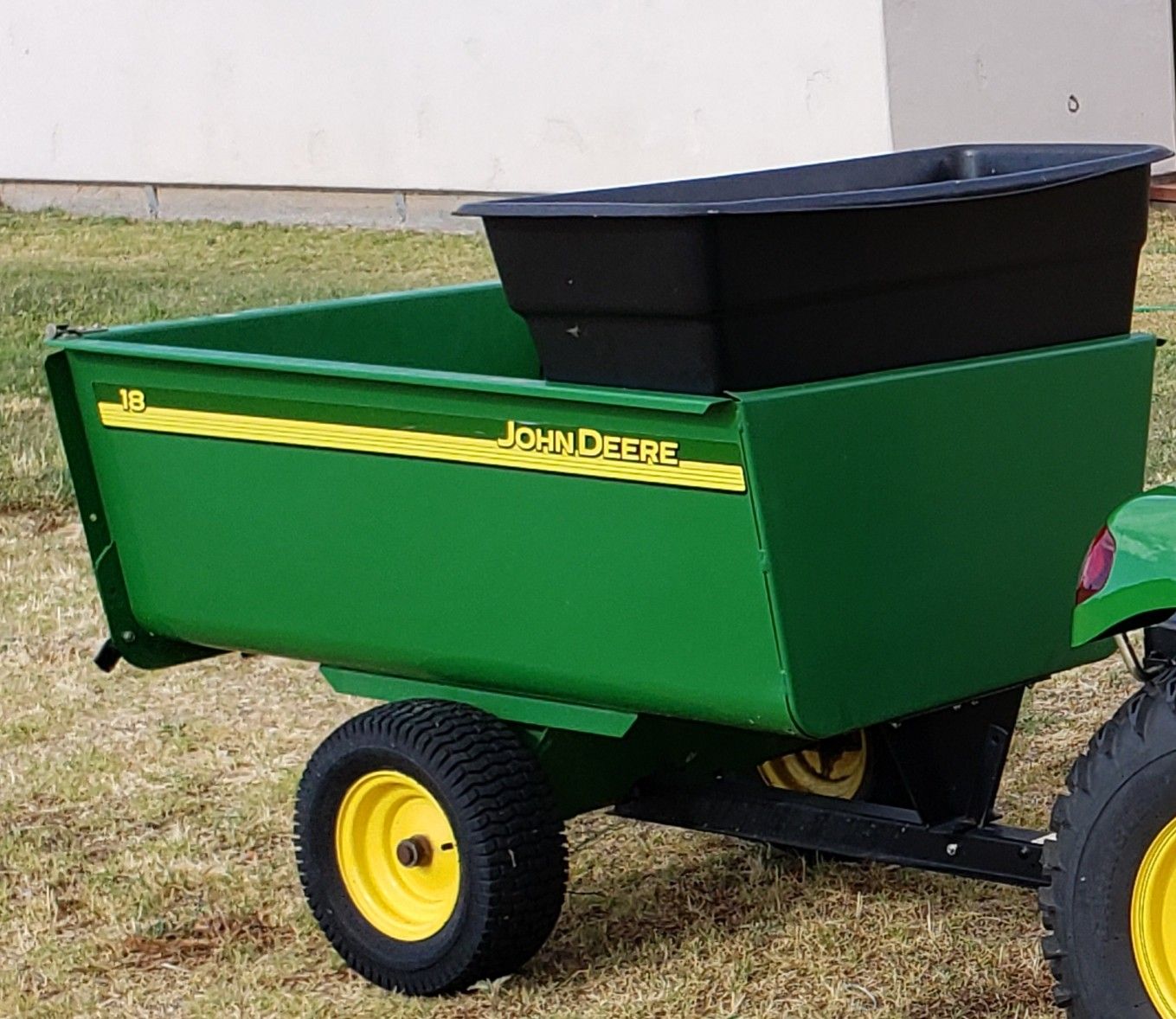 John Deere utility trailer 18 cf