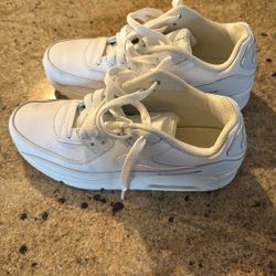 nike . size 4.5 in youth .