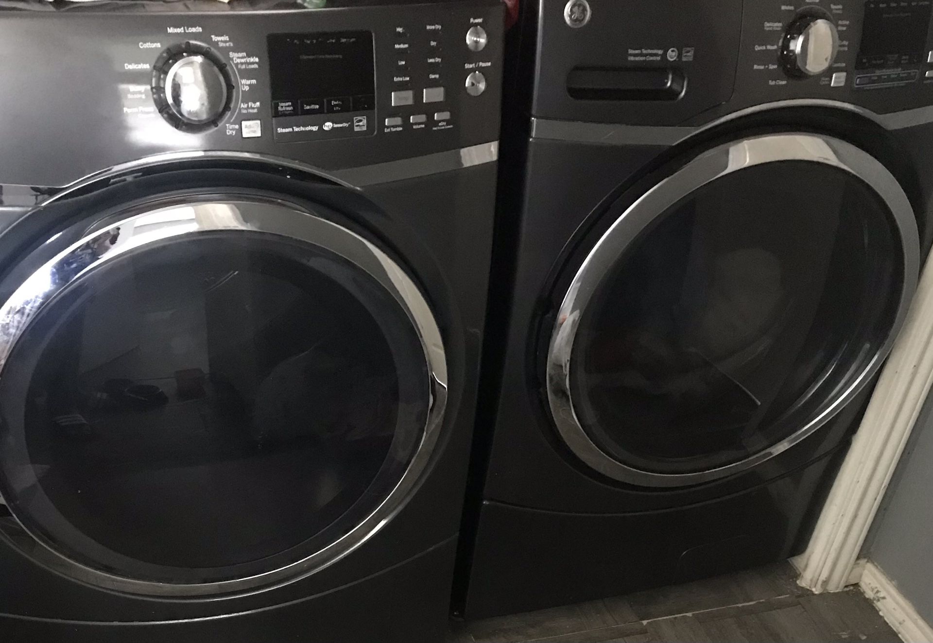 GE General Electric Washer And Dryer Combo (Electric Dryer)
