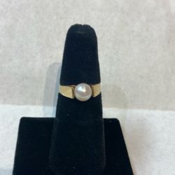 10k Gold Ring #107750-4 MJ
