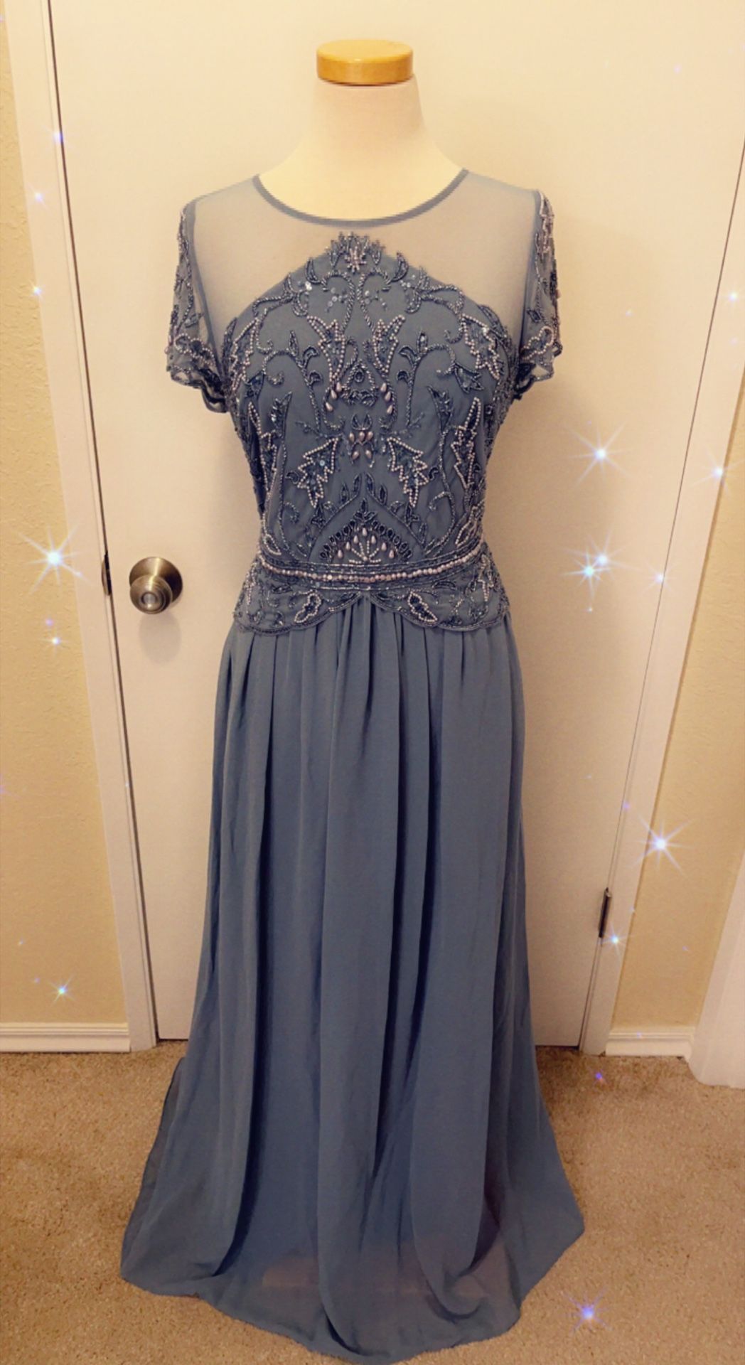 Adrianna Papell Dress 👗 / Gown 