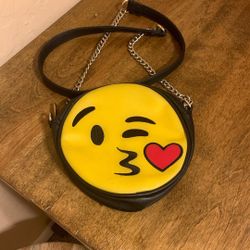 Olivia Miller EMOJI Crossbody Should Bag.          Good