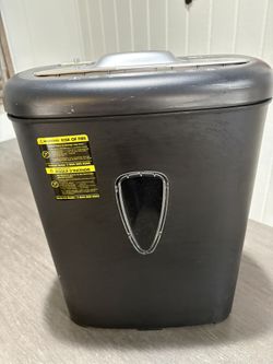 Paper / Credit Card Shredder