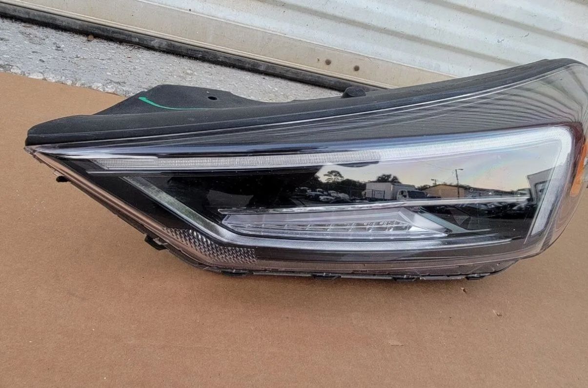 2019-2021 HYUNDAI TUCSON LEFT LED OEM HEADLIGHT