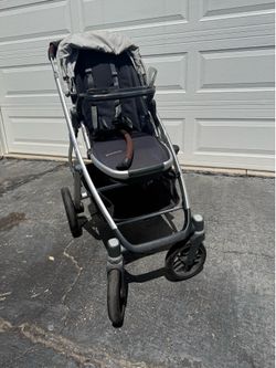 UPPAbaby Vista V2 Stroller Bundle – Includes $200+ in Accessories