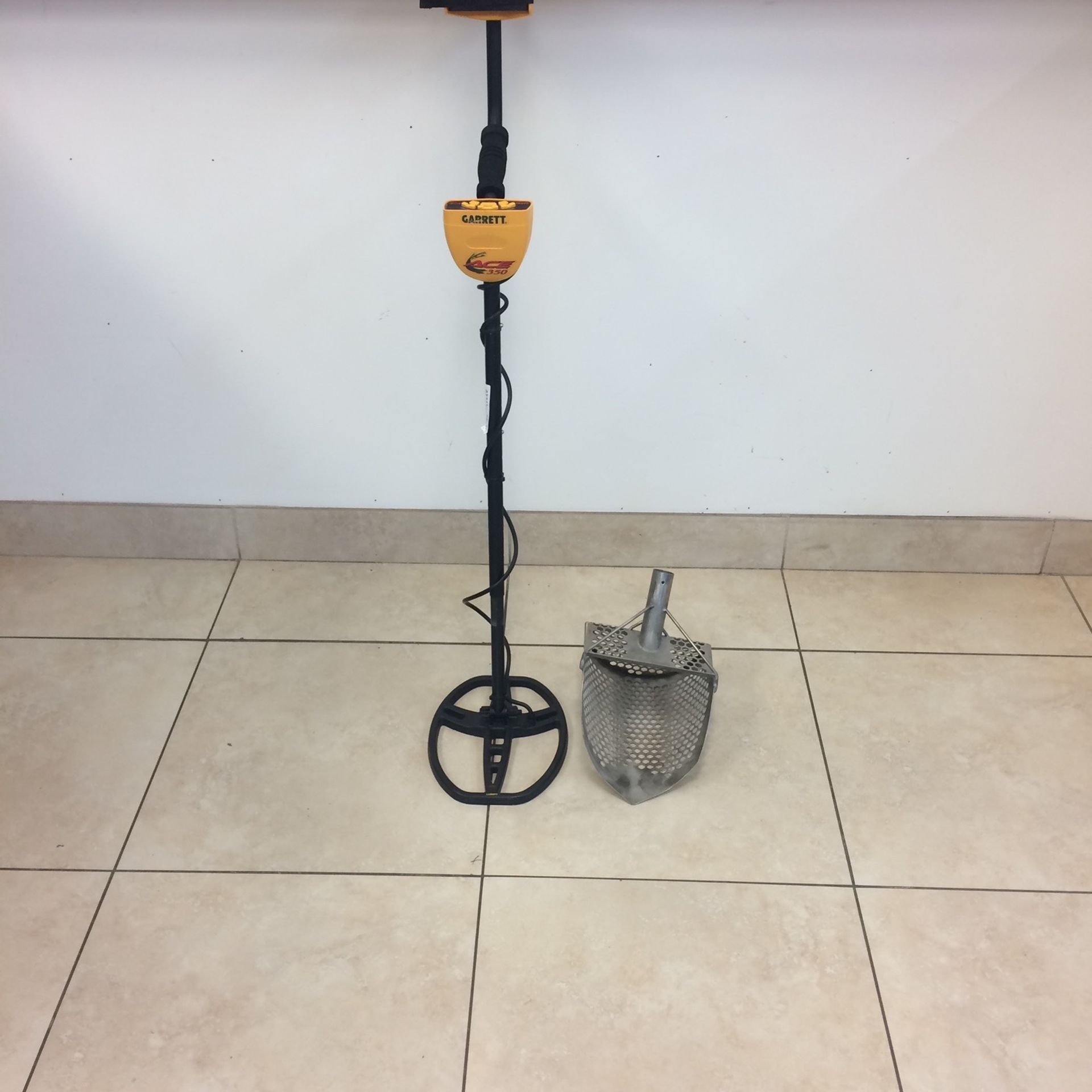 Garrett ACE 350 Metal Detector with DD Waterproof Coil and Send Sifter