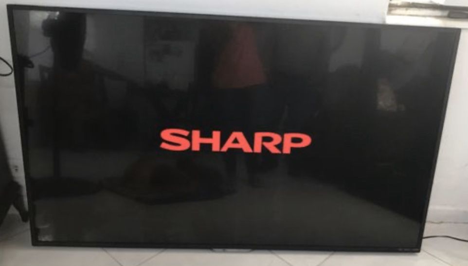 Sharp tv aquos 60 inch (broke)