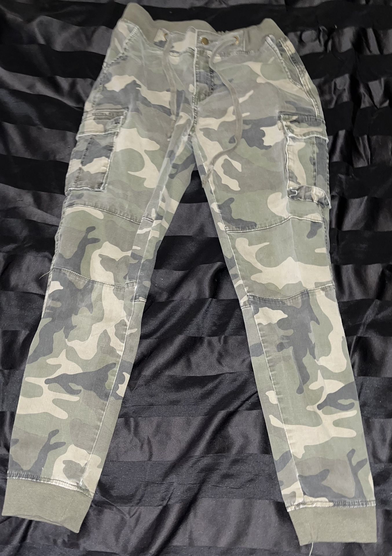 American Bazi Los Angeles, Cargo ,army Green ,medium/small