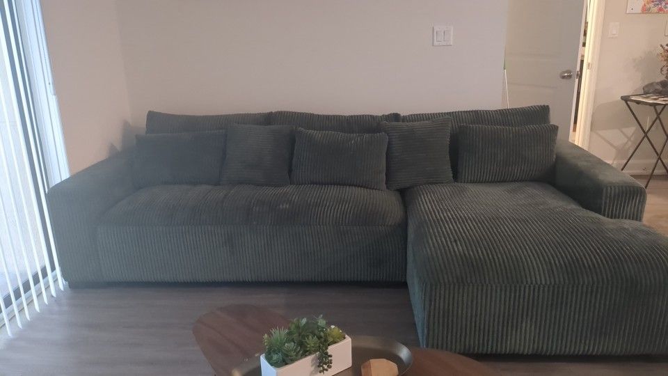 Asyiah 2  Piece Upholstered Sectional