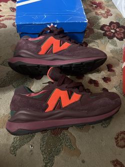 New Balance 9.5 ( READ DESC)