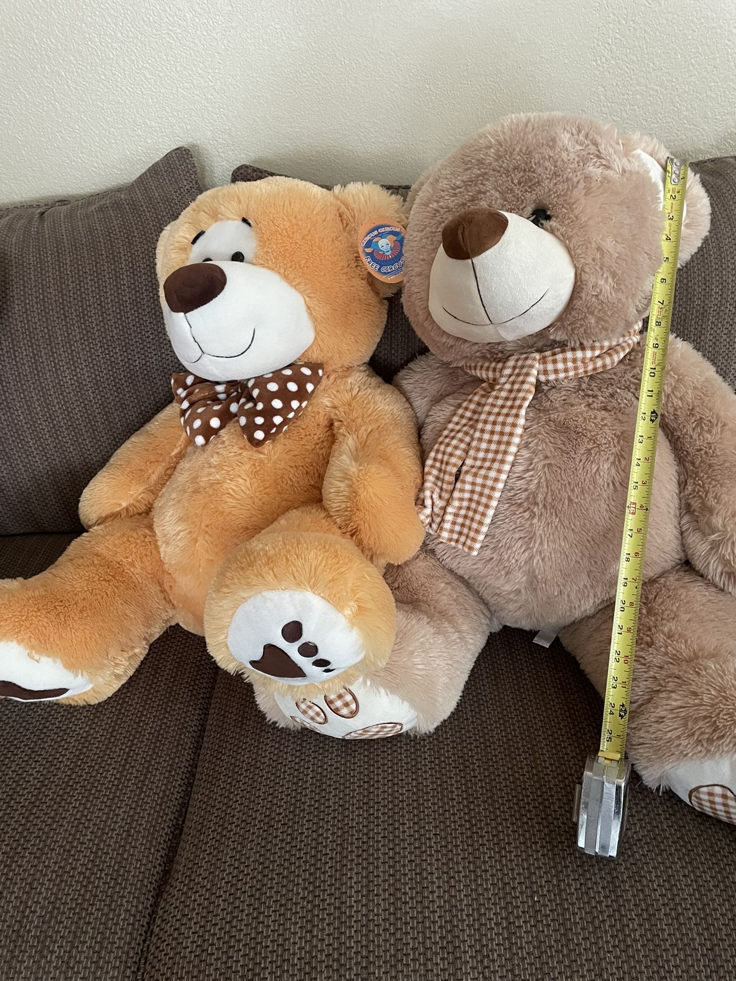 2 Large Teddy Bears (Lot 4)