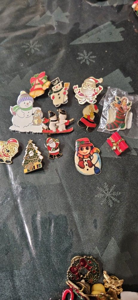 Chrismas Brooch Bando