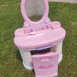 Little Girls Vanity  And Chair 