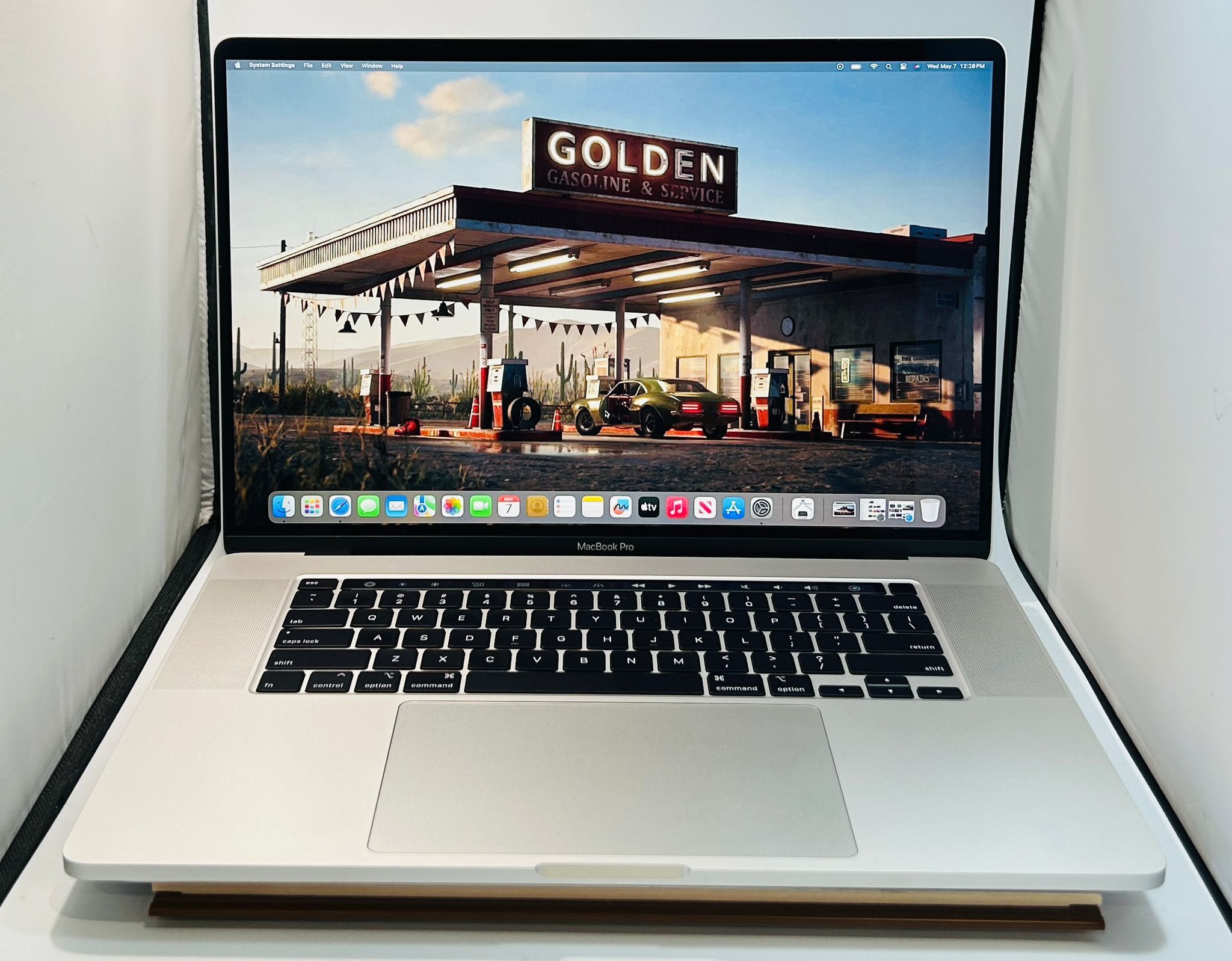 Apple MacBook Pro 15-Inch (2016) Review | PCMag