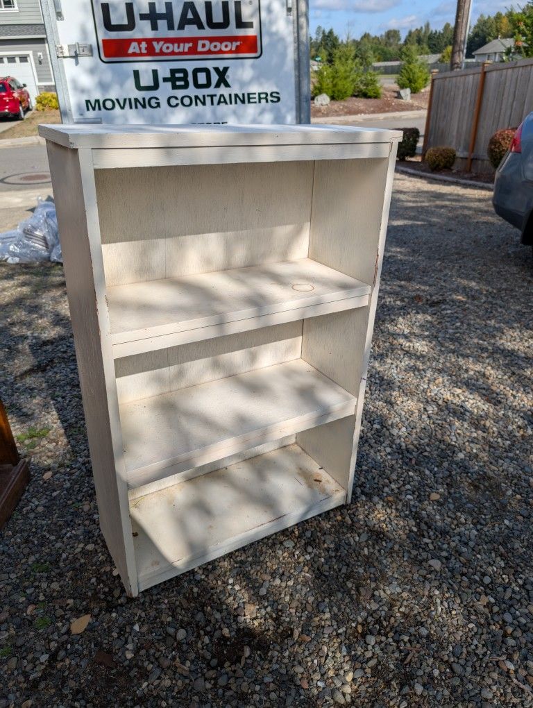 Set of 2 bookshelves