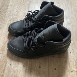 Jordan 1 Mids Size 12 Comes With Box