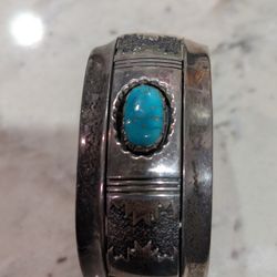 Museum Quality Vintage Native American Navajo Turquoise Sterling Silver Bracelet 