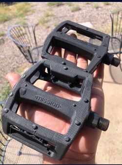MISSION BLACK PEDALS 9/16