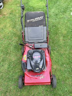 Self propelled lawnmower 