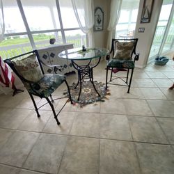 Very Nice Metal/Glass Bistro Table