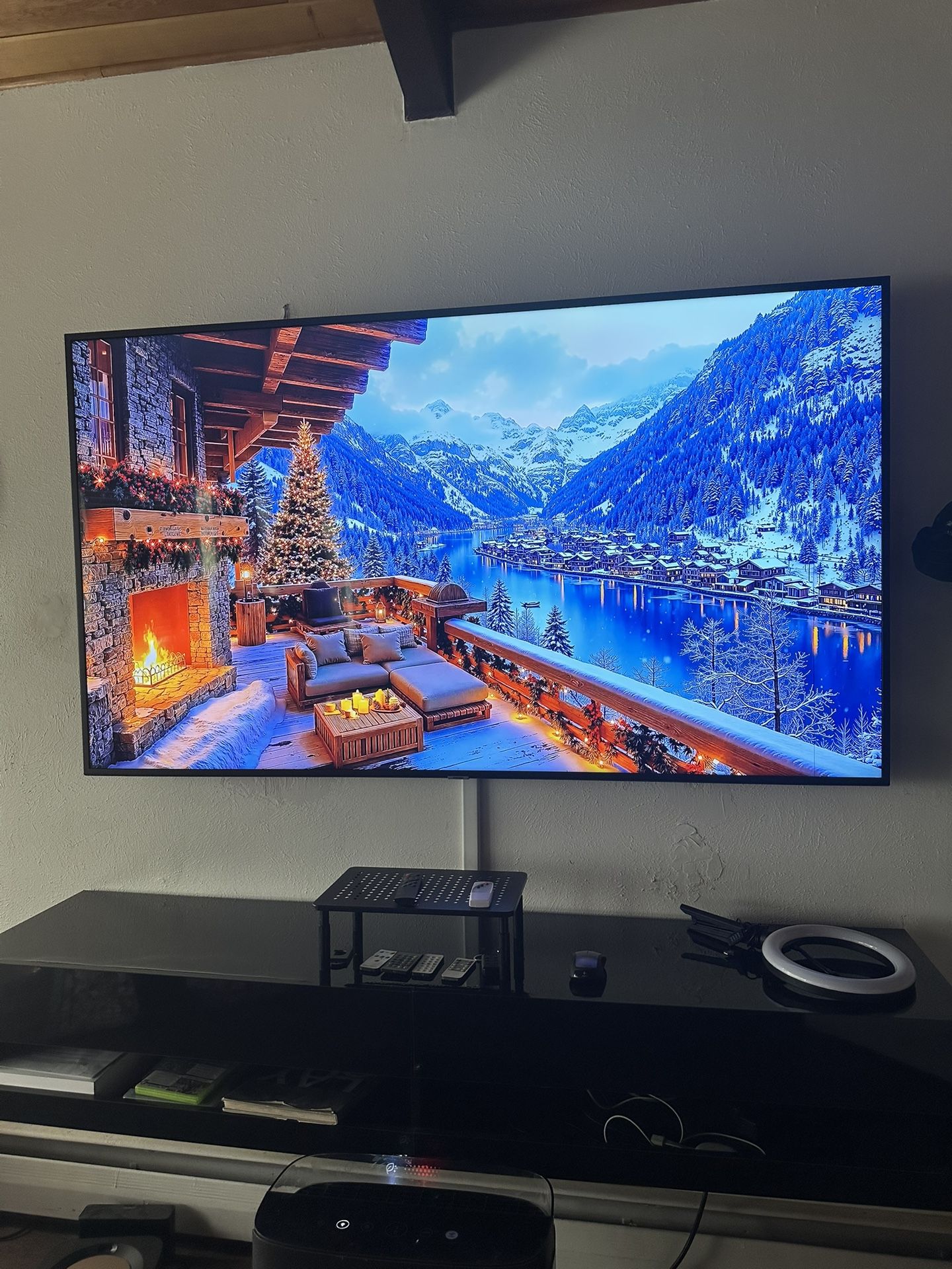 80 In SAMSUNG SMART TV WITH REMOTE AND ENTERTAINMENT CENTER 