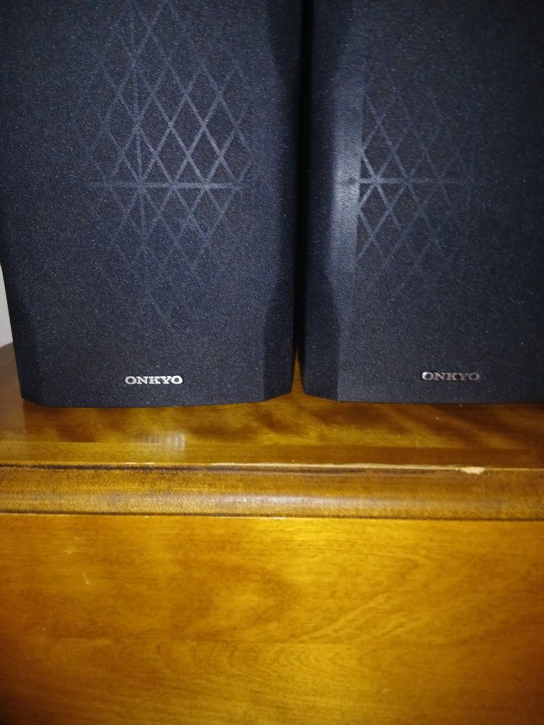 Onkyo Speakers Set Of 4 With Large New Roll Of High Quality Wire