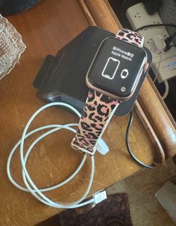 40mm Rose gold apple watch 6