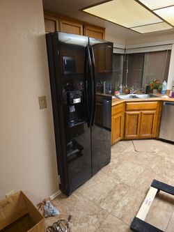 SAMSUNG REFRIGERATOR