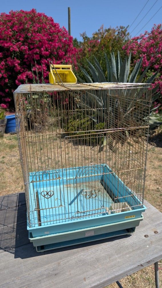 HOEI Bird Cage with Blue Base – Decorative Hearts – Japan – Missing Tray