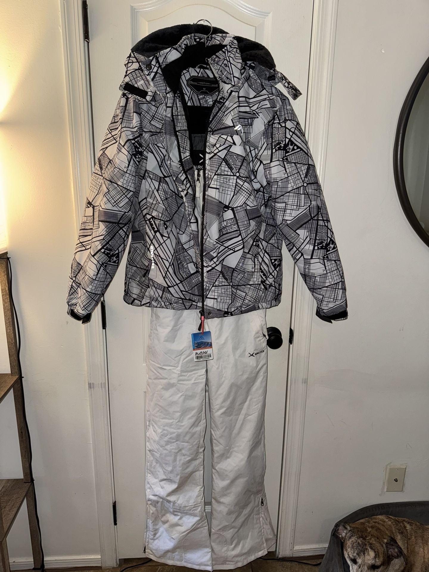 Ski/Snowboarding WOMENS Medium FULL SET