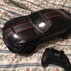 Black/red R/c car