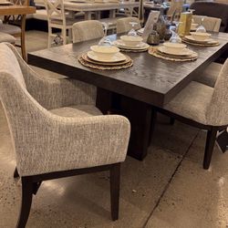 Beautiful 7pc Dining Table