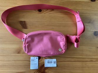 Brand New Lululemon Everywhere Belt Bag (Sakura pink)
