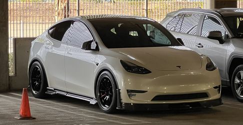 Work ZR10 Wheels (Rims and Tires) With Center Caps - Tesla Model Y