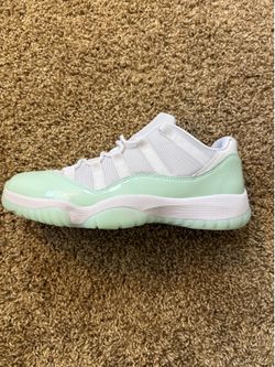 NWOB Air Jordan 11 Retro Low Igloo Shoes AH7860-103 Womens 11.5 Mens 10